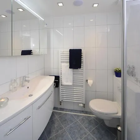 Lichtdurchflutete Mit Suedbalkon Apartmán *